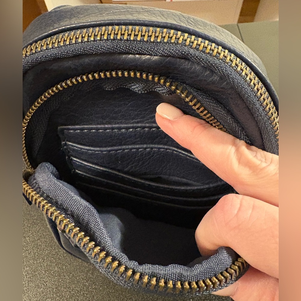 Joy Susan NWT Jolene Vegan Leather Phone Crossbody Bag in Navy - Picture 7 of 11